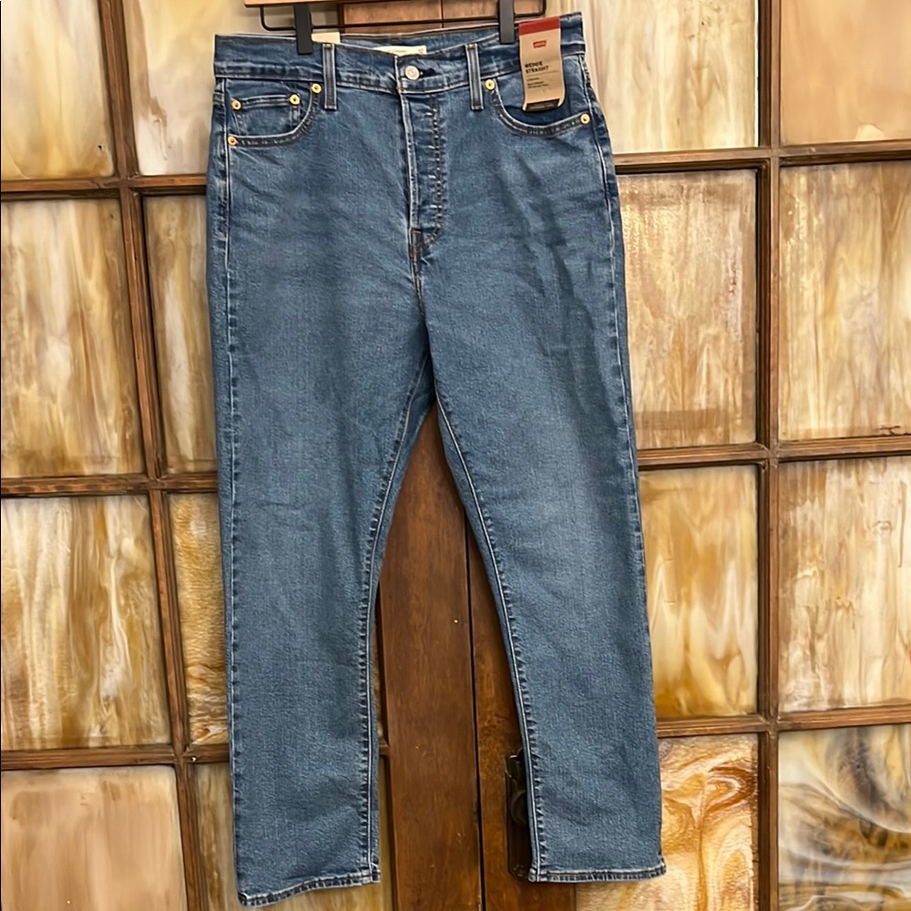Women’s Levi jeans